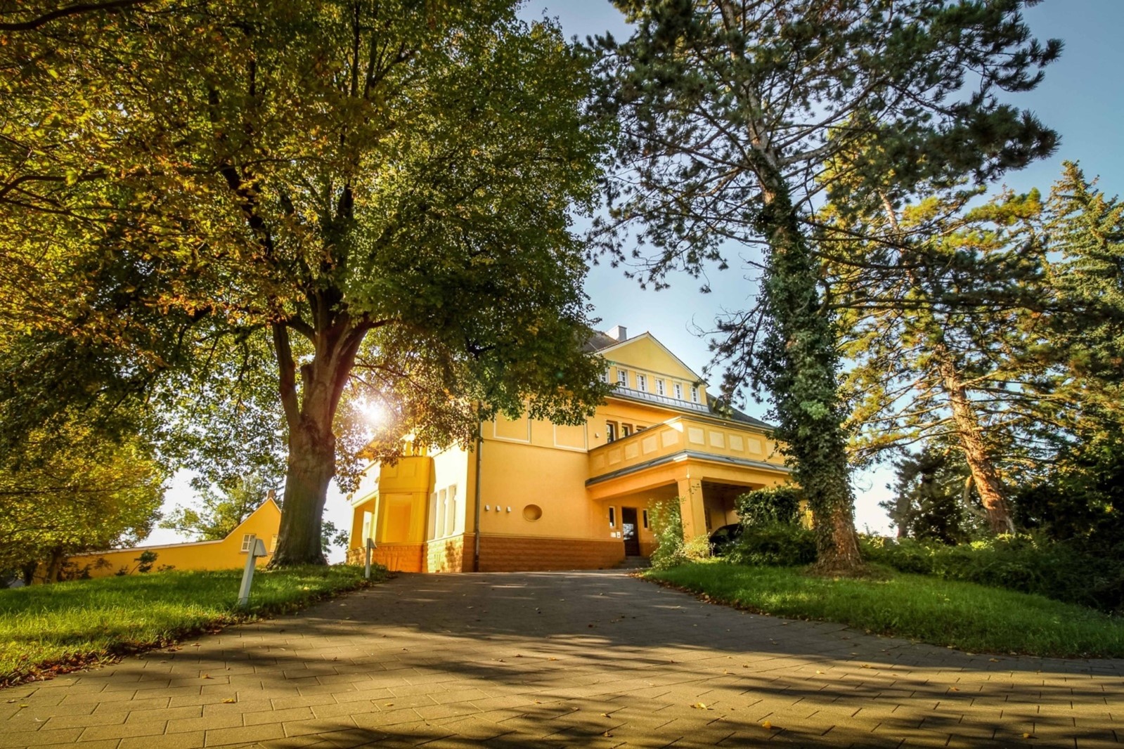 ローラントフォルステンフォファー j4eNHNcbthAmuqIInEfprseoLWzT01